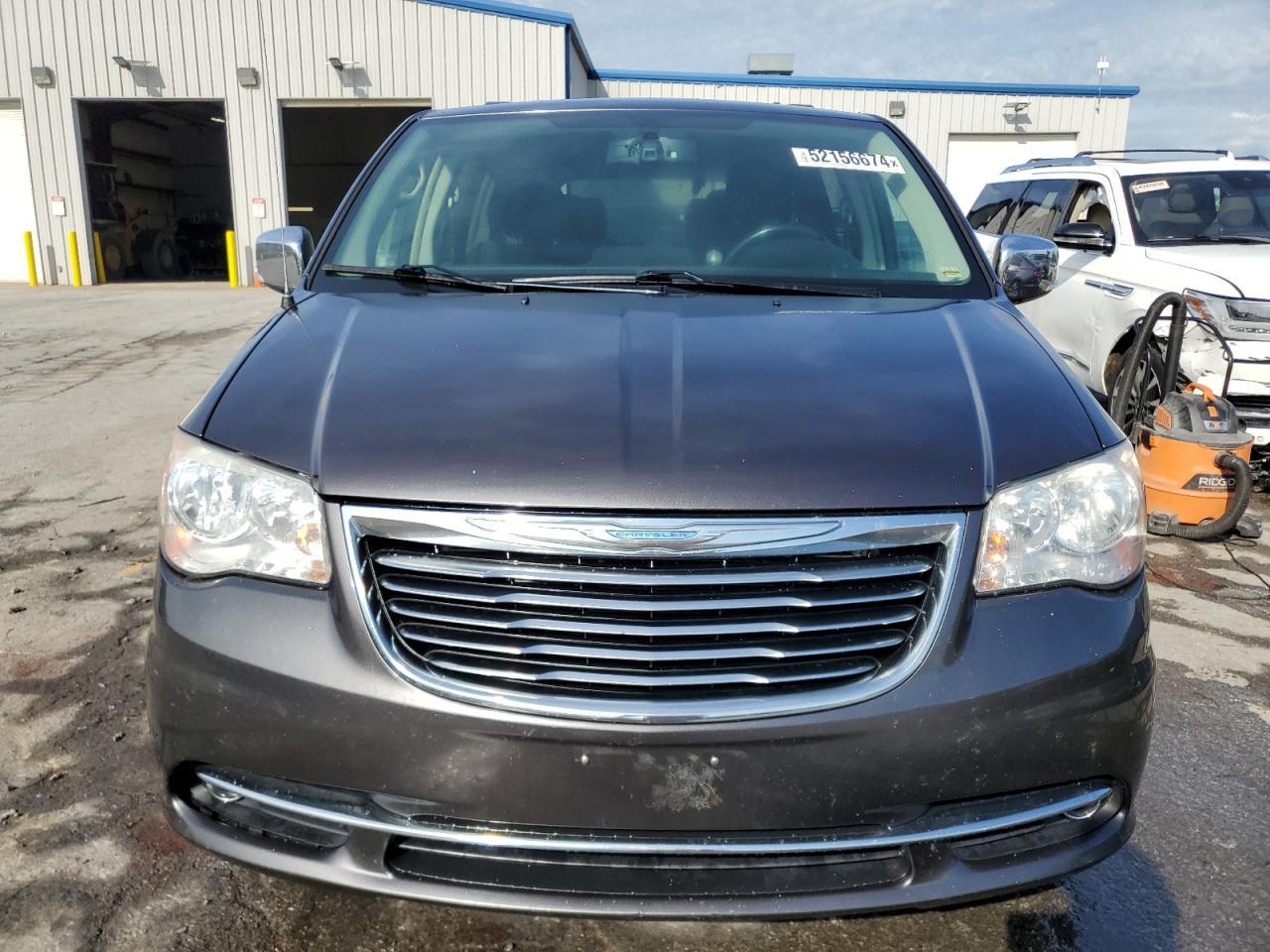 2014 CHRYSLER TOWN & COU - Фото 5