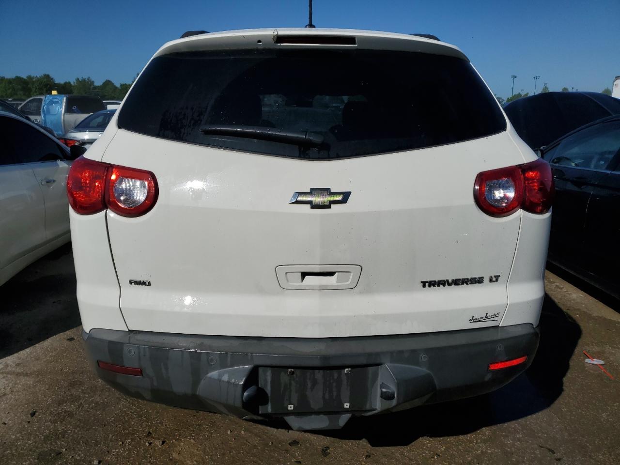 2011 CHEVROLET TRAVERSE L - Фото 6