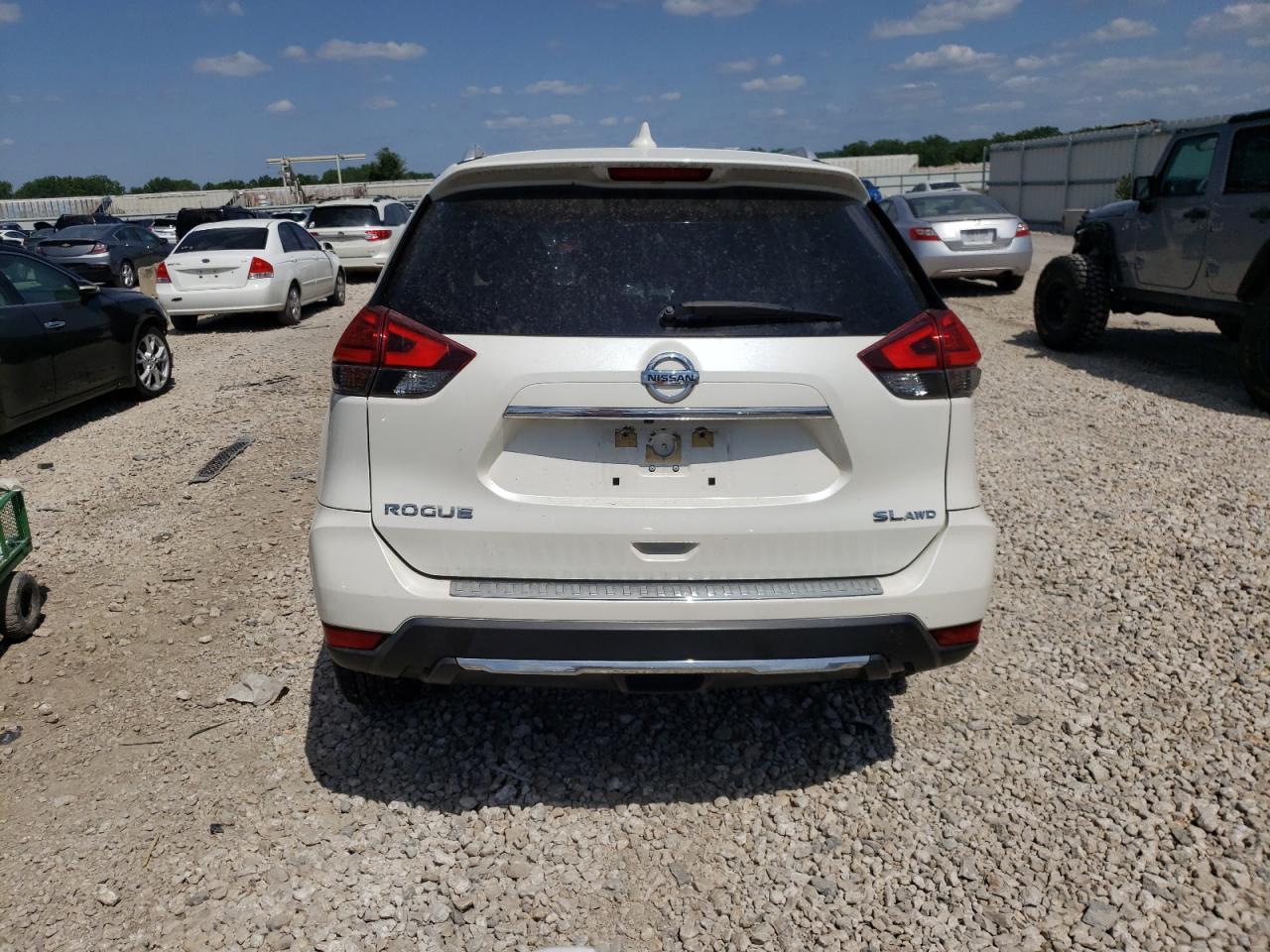 2017 NISSAN ROGUE S - Фото 6