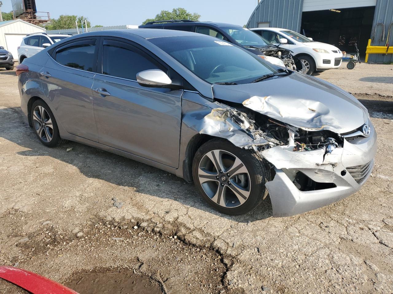 2015 HYUNDAI ELANTRA SE - Image 4