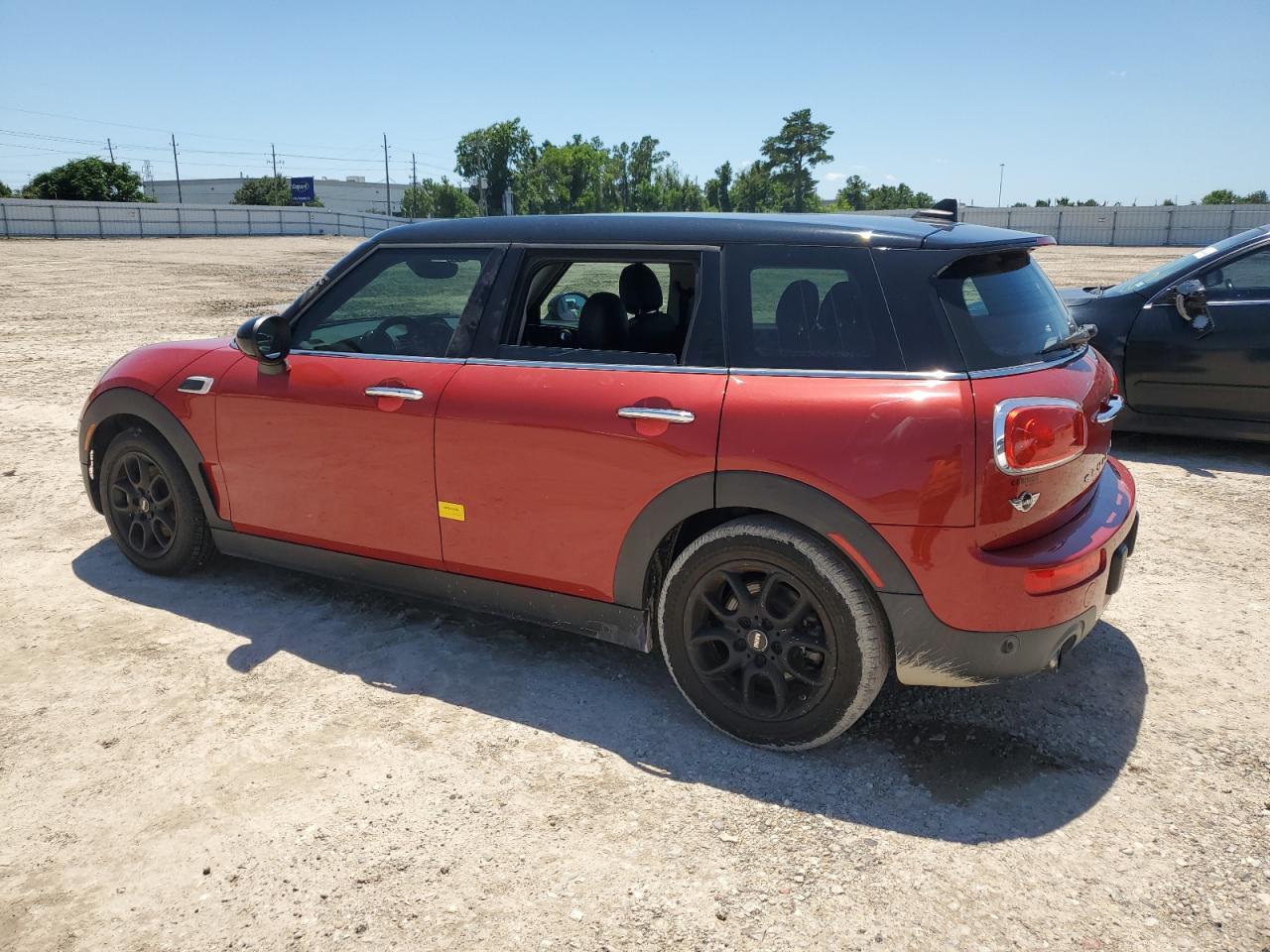 2017 MINI COOPER CLU - Image 2