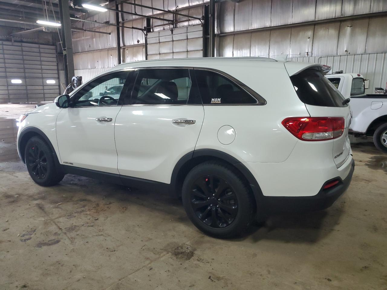2016 KIA SORENTO EX - Image 2