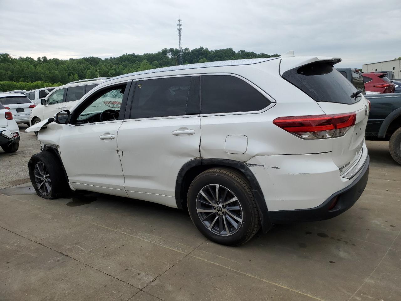 2018 TOYOTA HIGHLANDER - Image 2