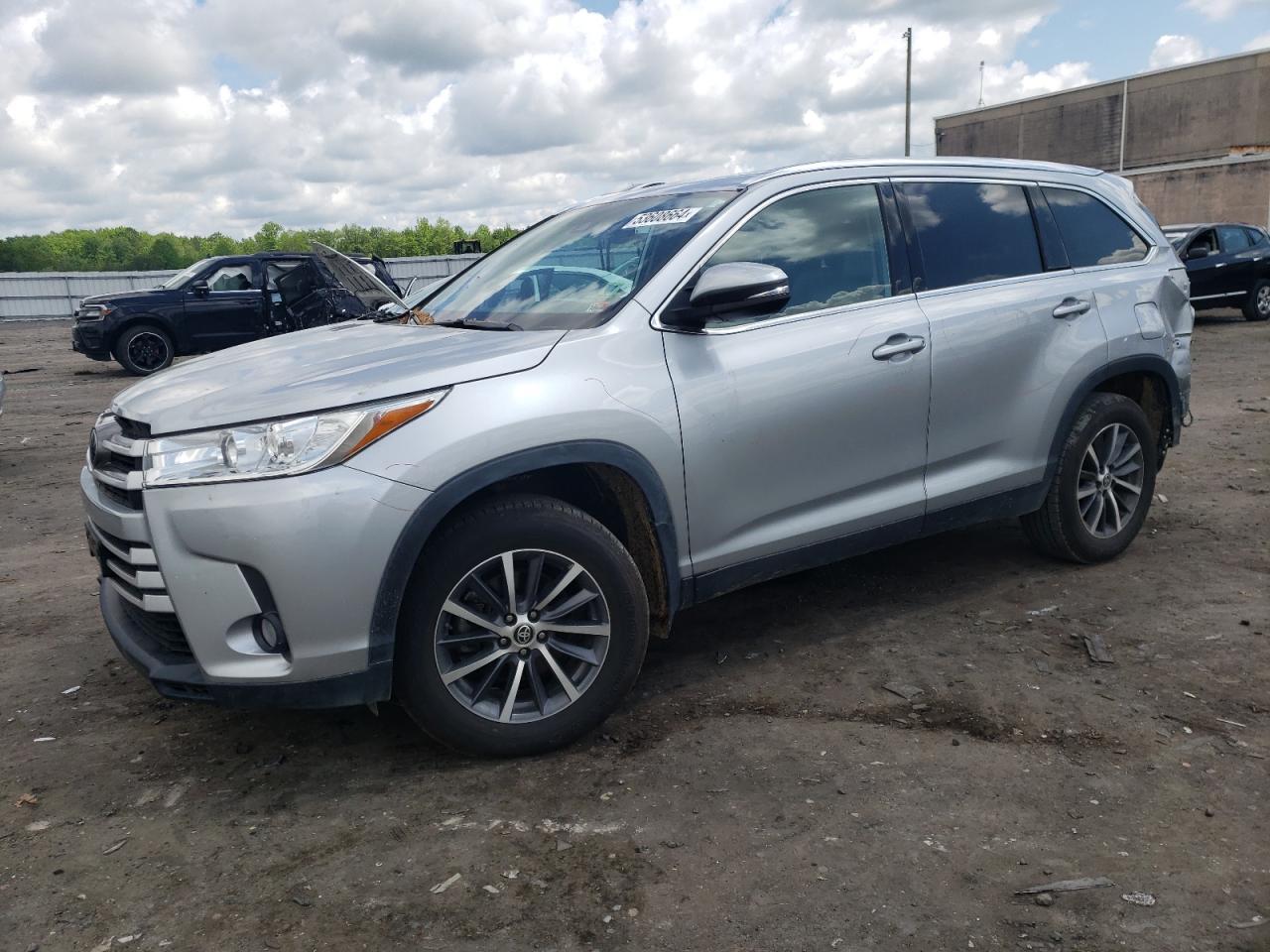 2019 TOYOTA HIGHLANDER car image