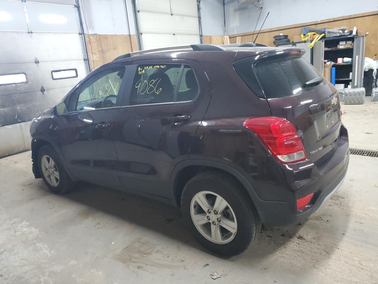 2021 CHEVROLET TRAX 1LT - Фото 2