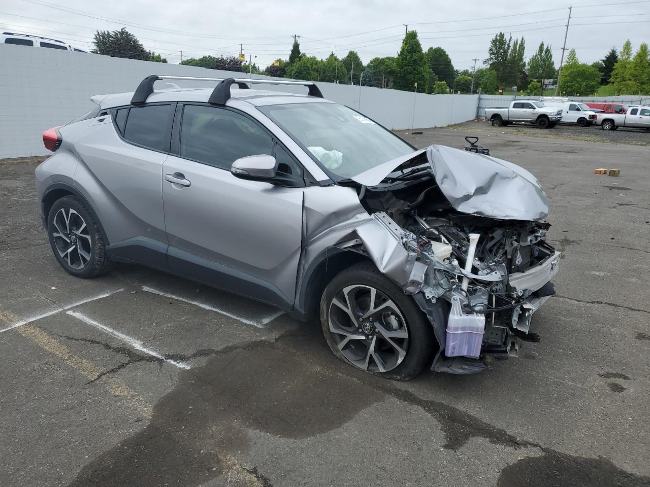2019 TOYOTA C-HR XLE - Фото 4