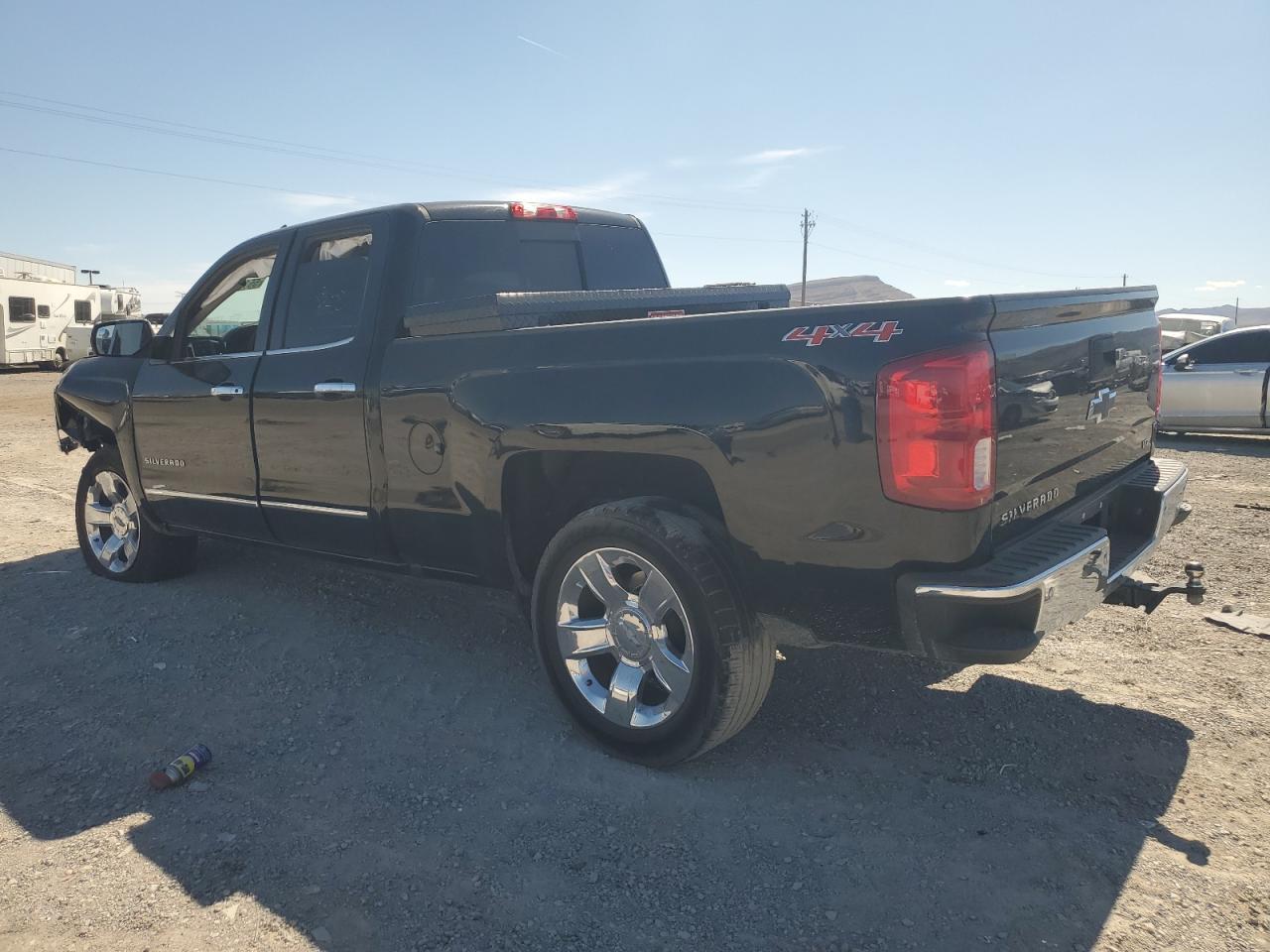 2017 CHEVROLET SILVERADO - Image 2