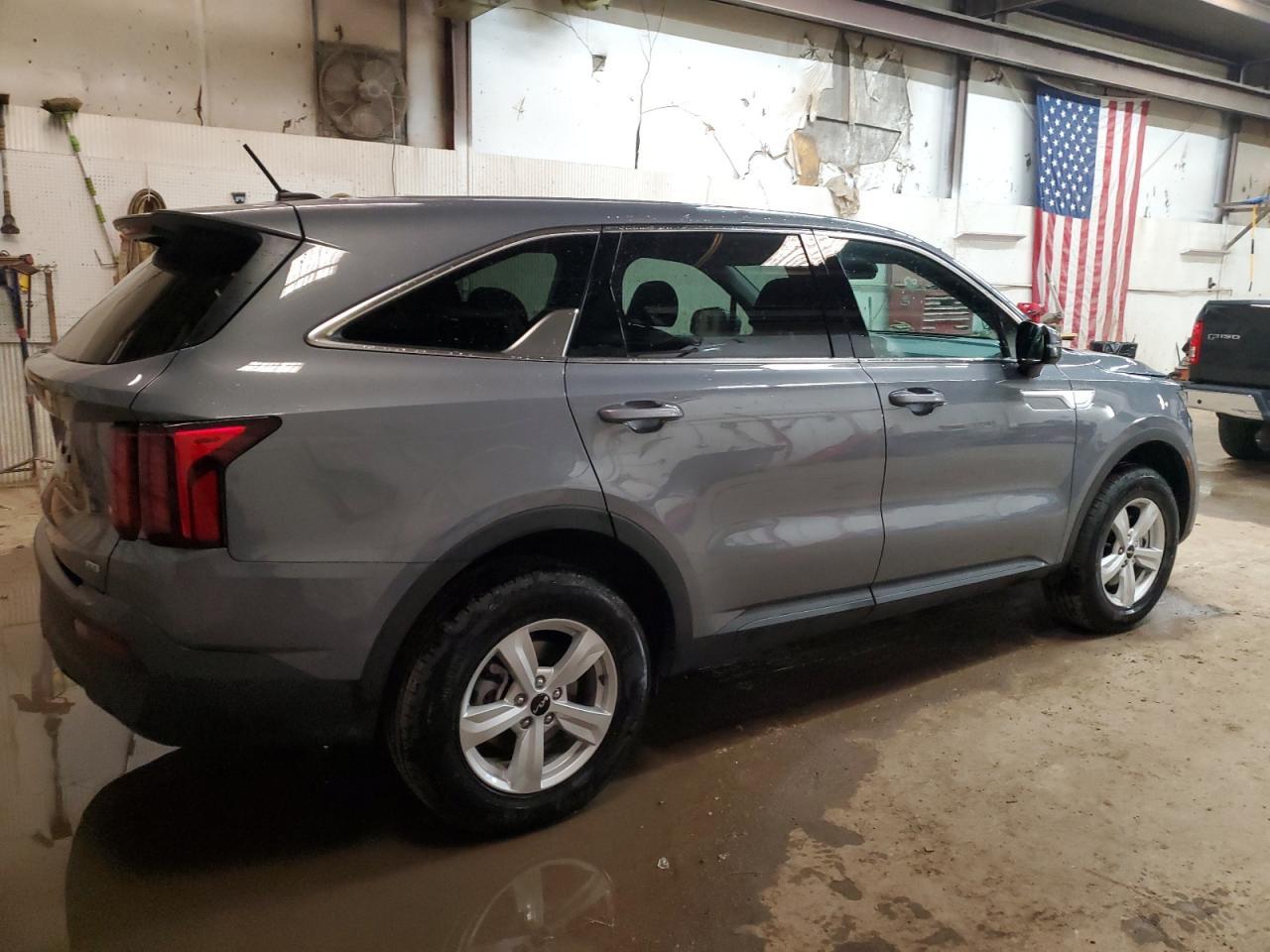 2023 KIA SORENTO LX - Image 3
