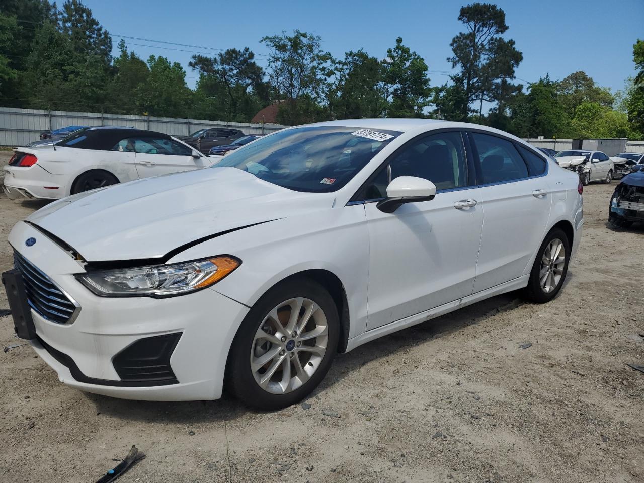 2019 FORD FUSION SE car image