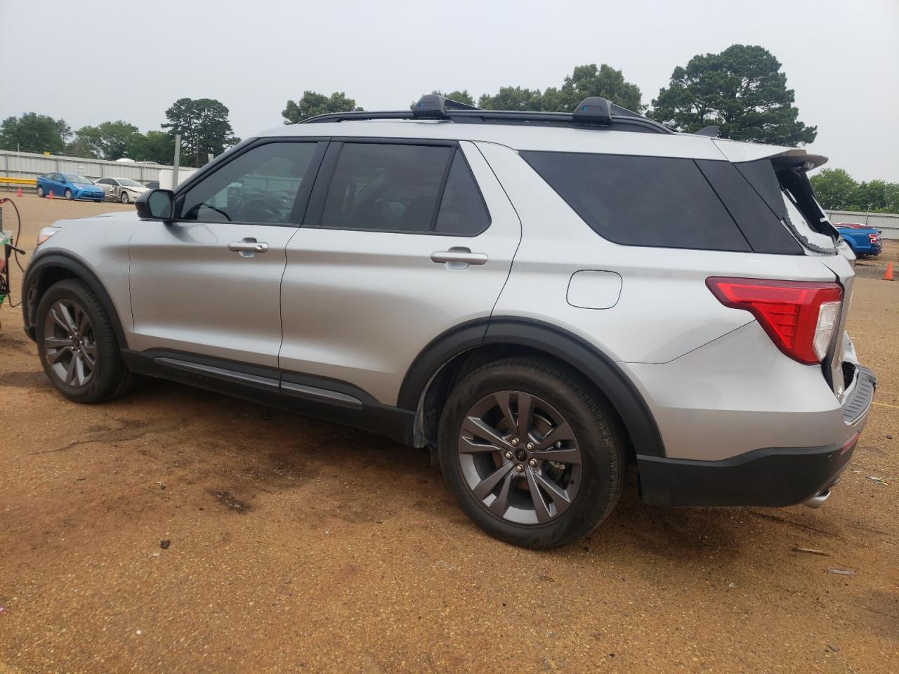 2022 FORD EXPLORER X - Фото 2