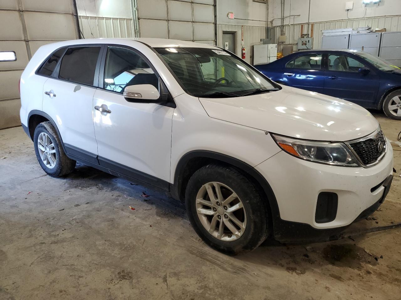2015 KIA SORENTO LX - Фото 4