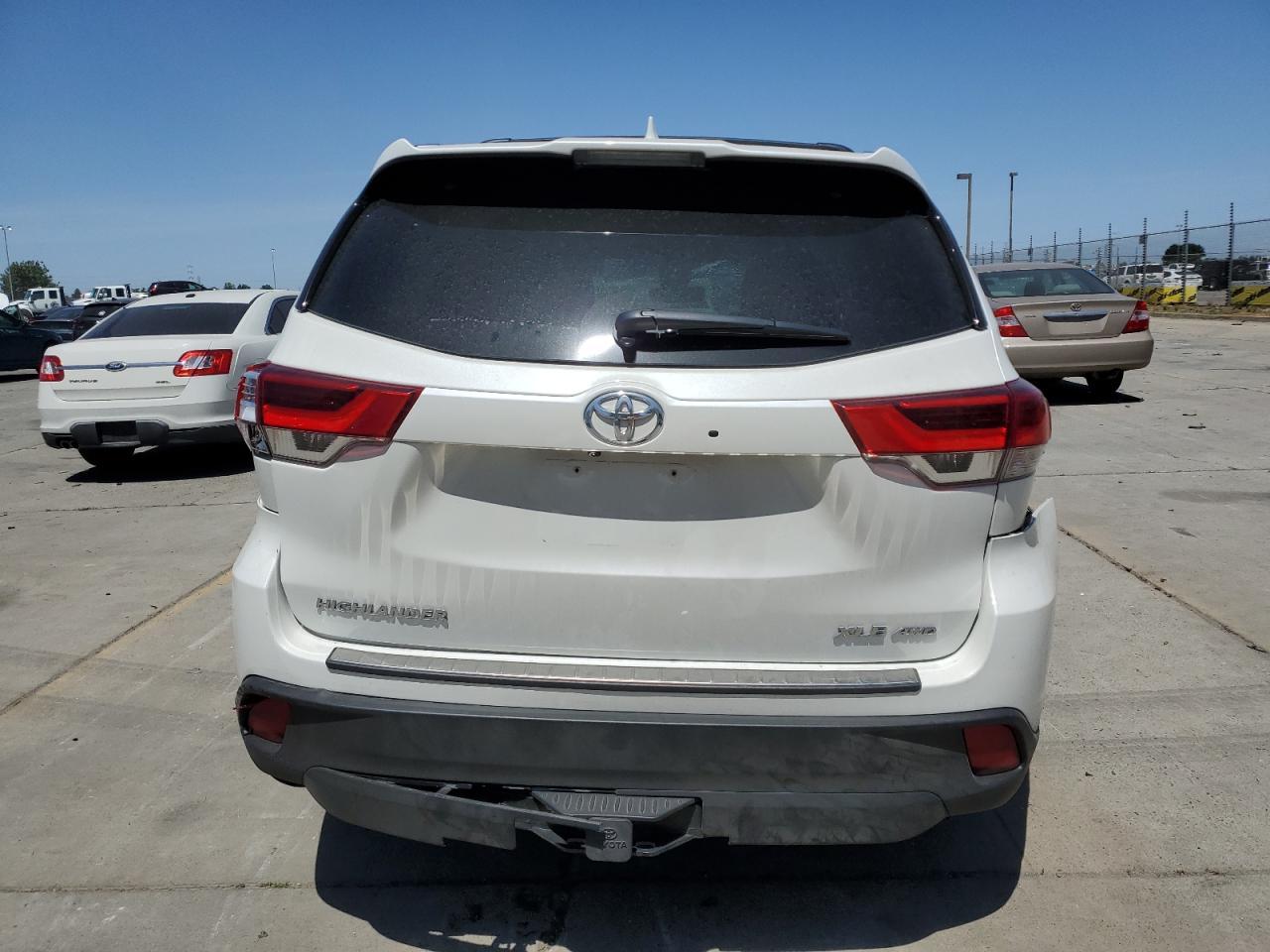 2019 TOYOTA HIGHLANDER - Image 6