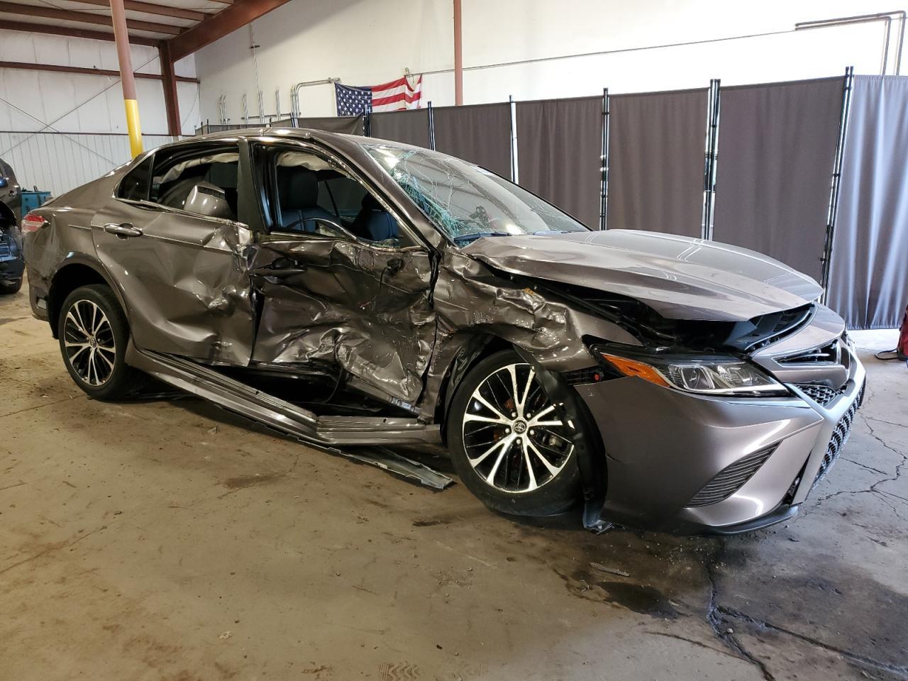 2020 TOYOTA CAMRY SE - Фото 4