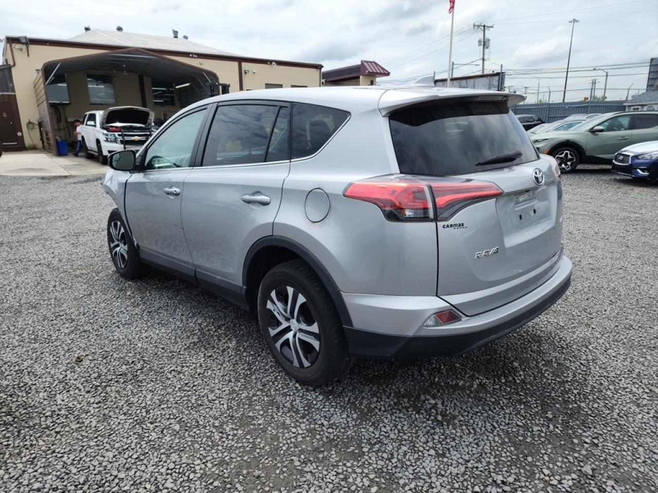 2018 TOYOTA RAV4 LE - Image 2