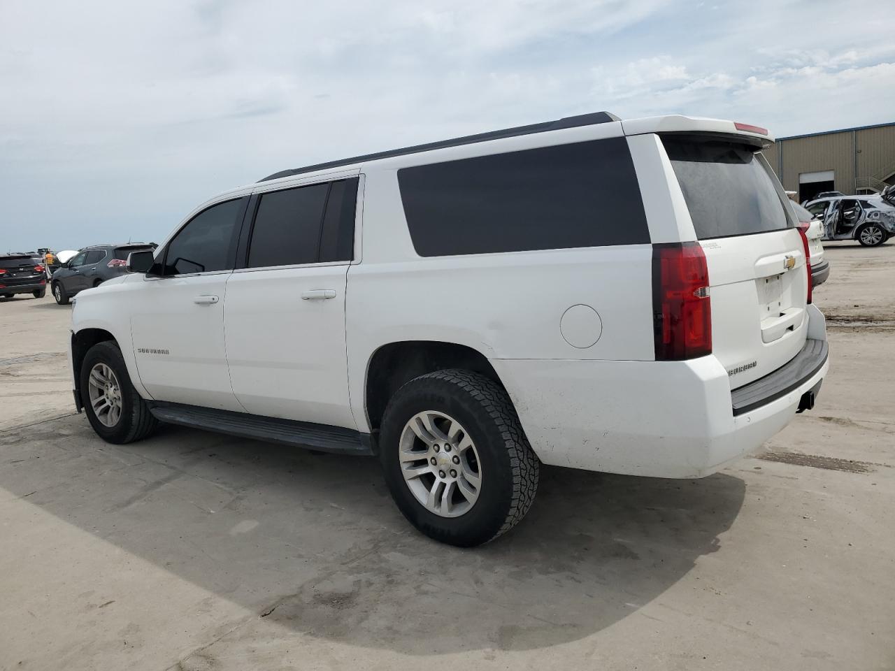 2015 CHEVROLET SUBURBAN C - Image 2