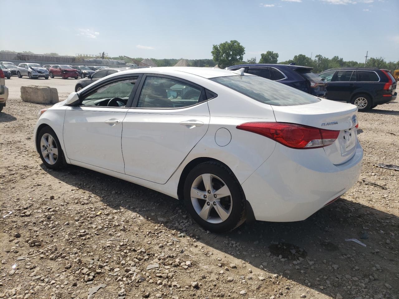 2013 HYUNDAI ELANTRA GL - Image 2