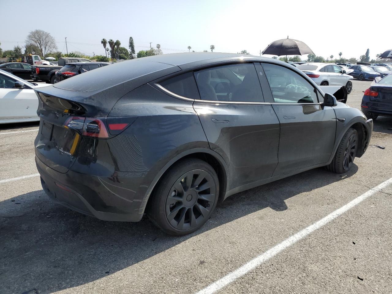 2023 TESLA MODEL Y - Фото 3