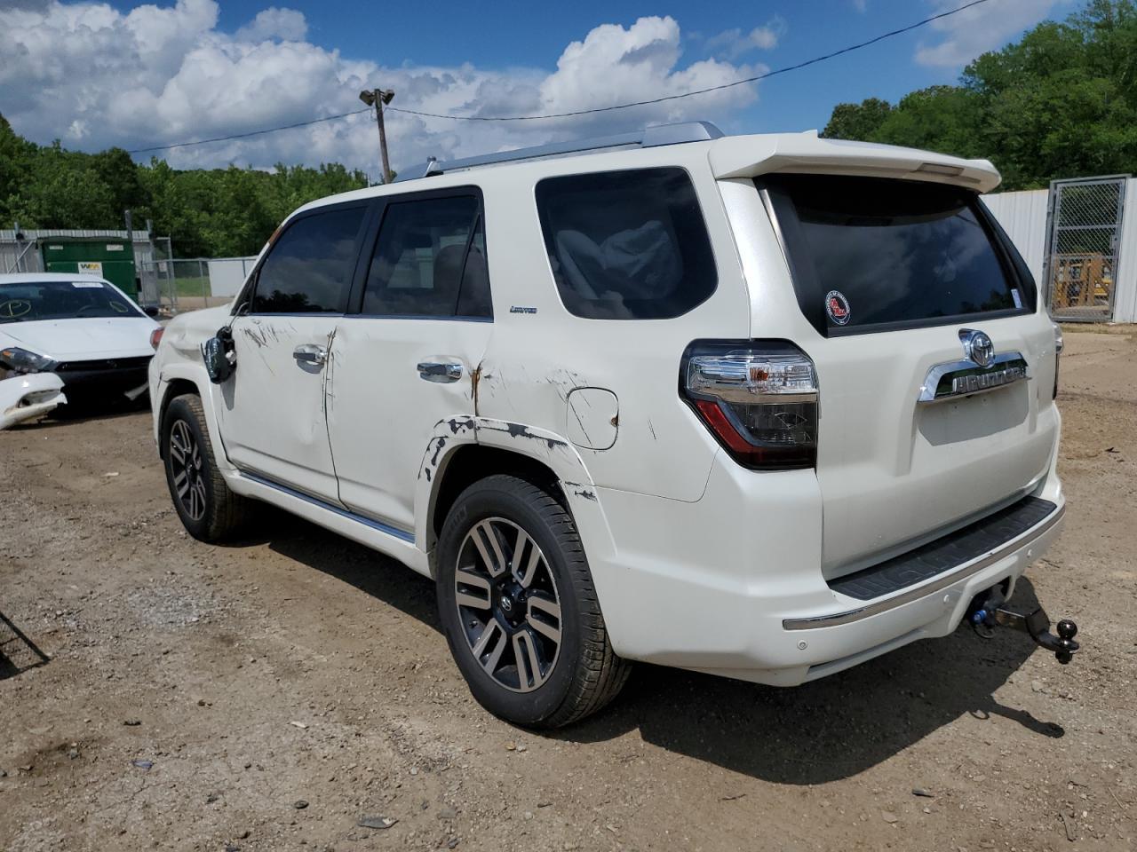 2017 TOYOTA 4RUNNER SR - Фото 2