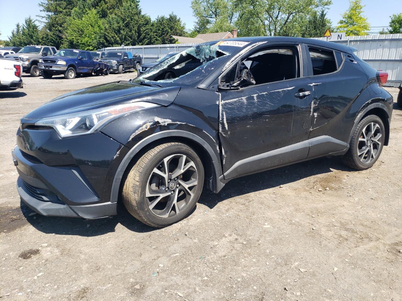 2018 TOYOTA C-HR XLE car image