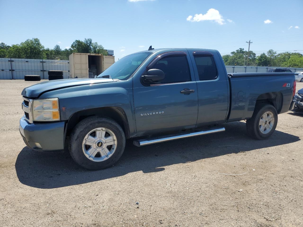 2011 CHEVROLET SILVERADO car image