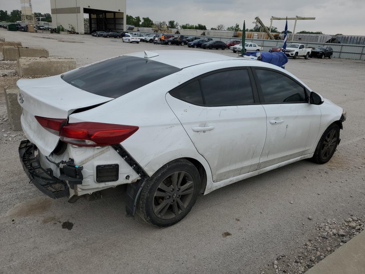 2018 HYUNDAI ELANTRA SE - Фото 3