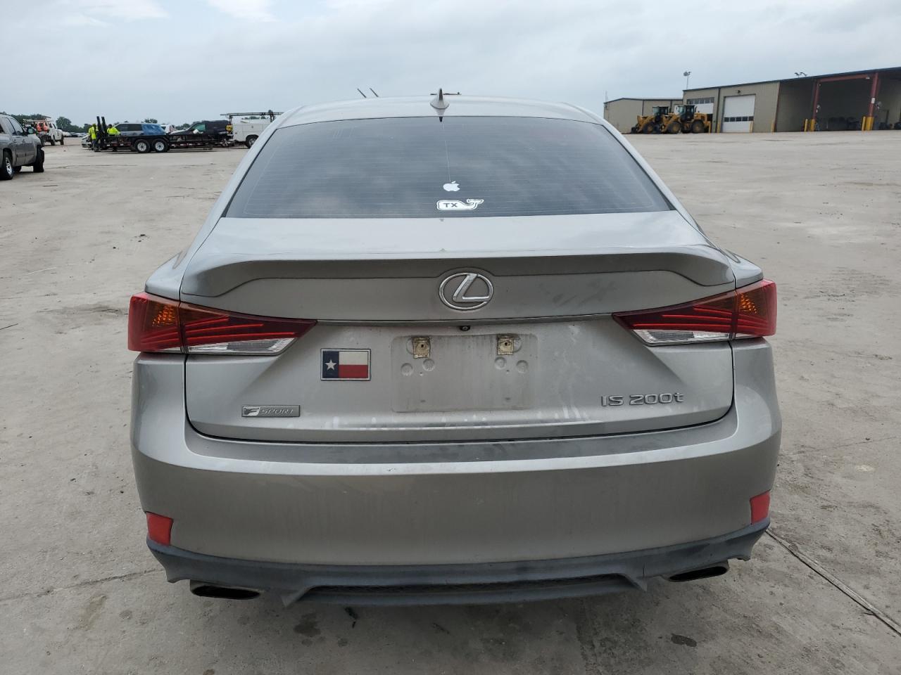 2017 LEXUS IS 200T - Image 6