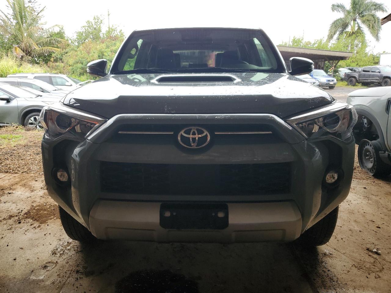2022 TOYOTA 4RUNNER SR - Фото 5