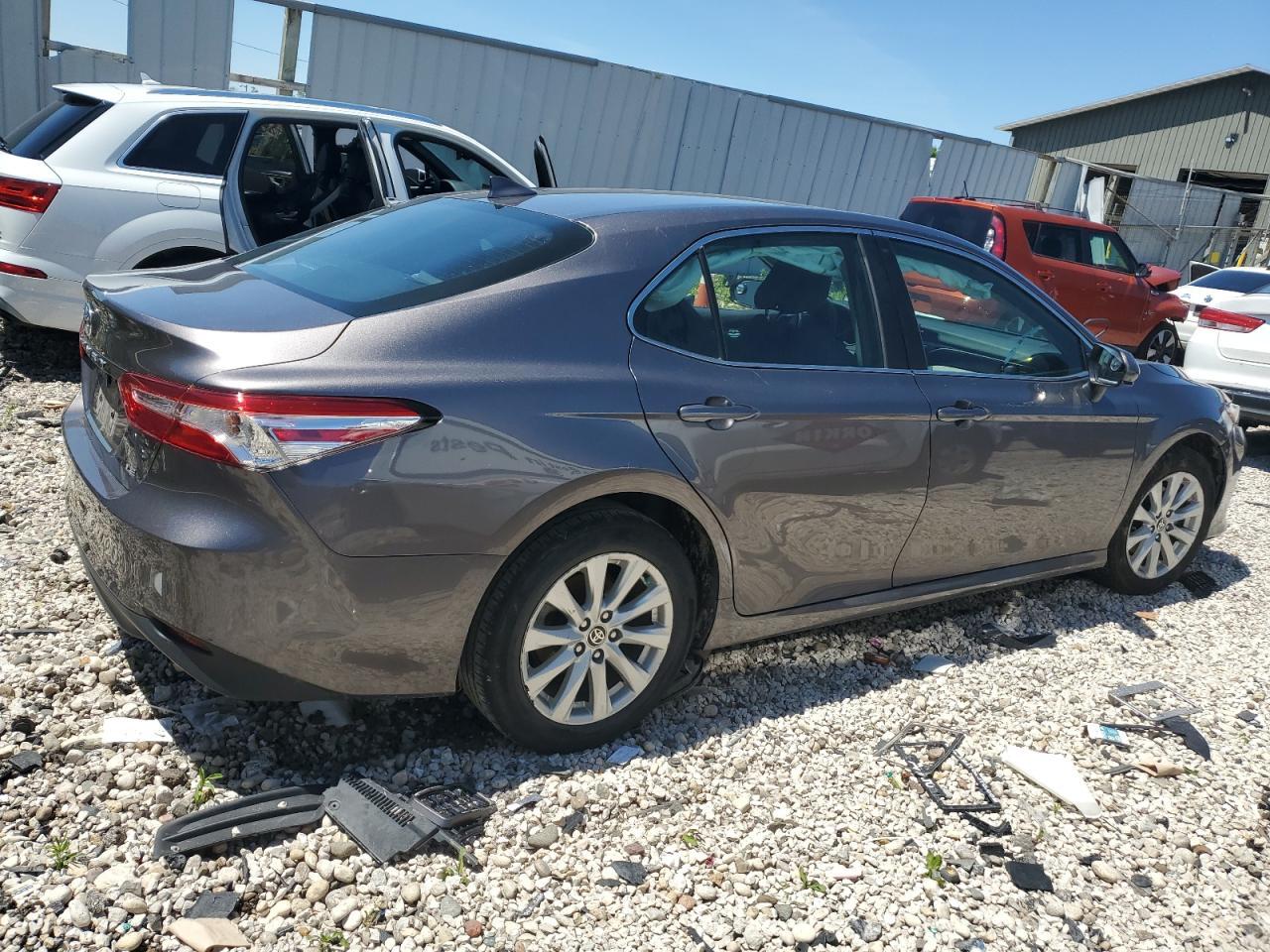 2020 TOYOTA CAMRY LE - Image 3
