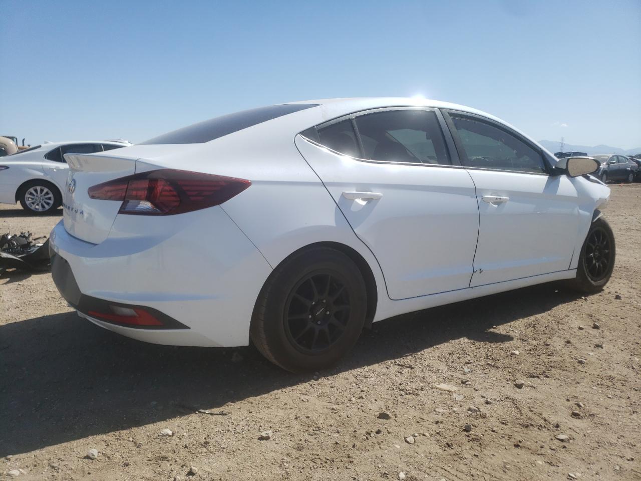 2019 HYUNDAI ELANTRA SE - Фото 3