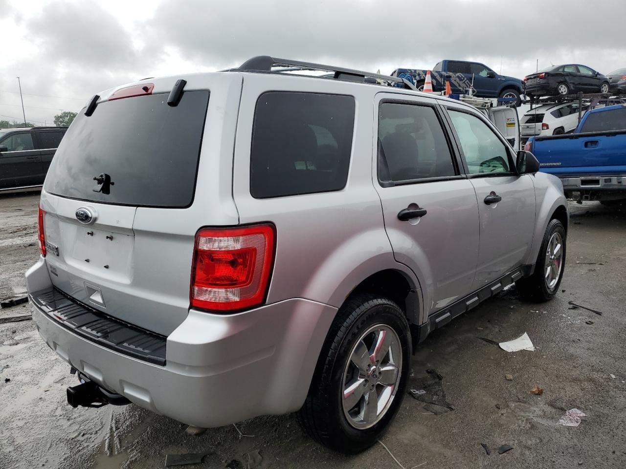 2010 FORD ESCAPE XLT - Фото 3