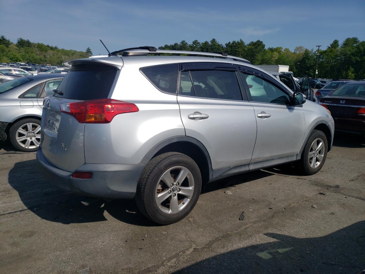 2015 TOYOTA RAV4 XLE - Image 3