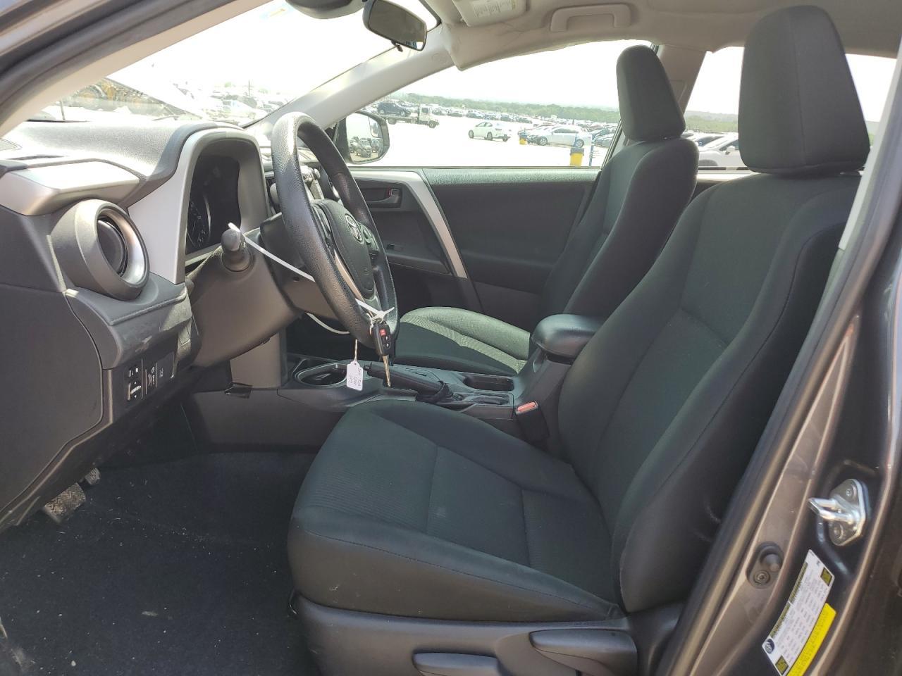 2018 TOYOTA RAV4 LE - Фото 7