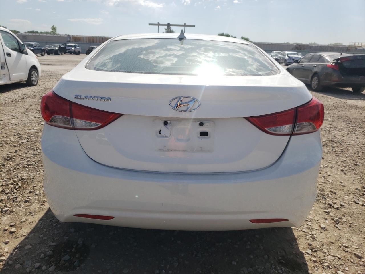 2013 HYUNDAI ELANTRA GL - Image 6
