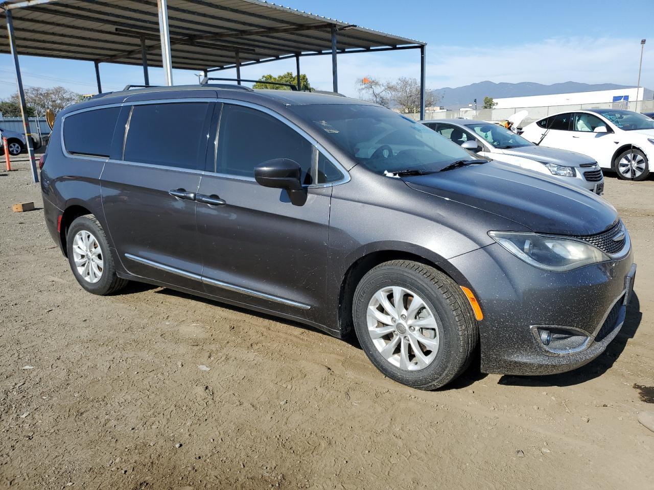 2017 CHRYSLER PACIFICA T - Image 4