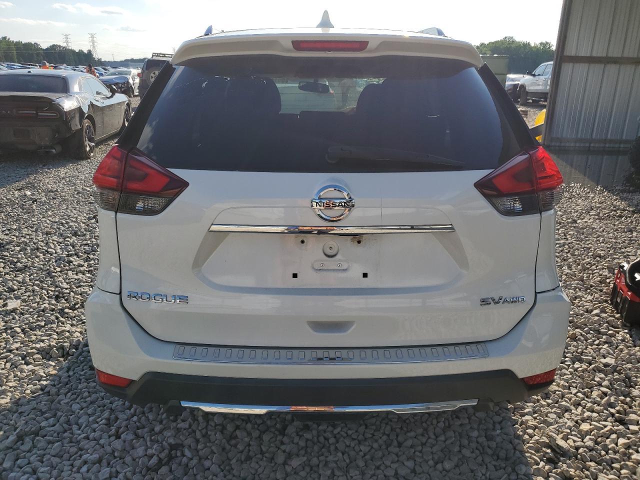 2017 NISSAN ROGUE SV - Фото 6