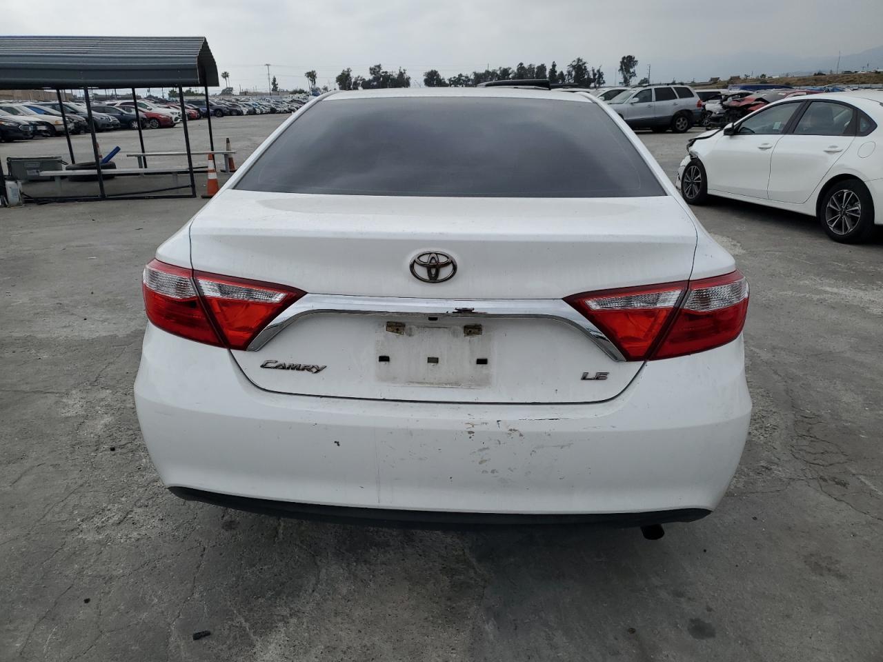 2017 TOYOTA CAMRY LE - Фото 6