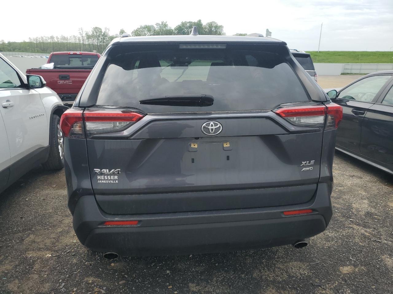 2020 TOYOTA RAV4 XLE - Image 6