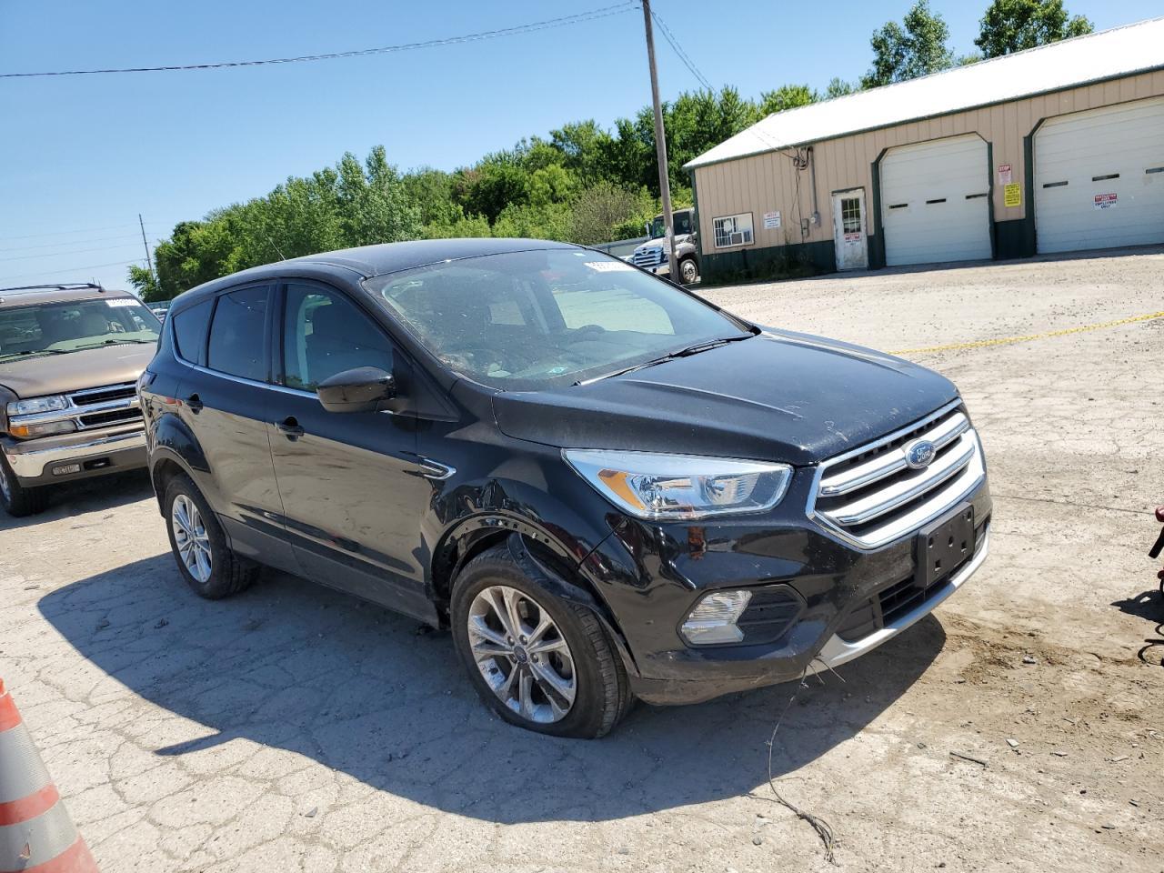 2017 FORD ESCAPE SE - Image 4