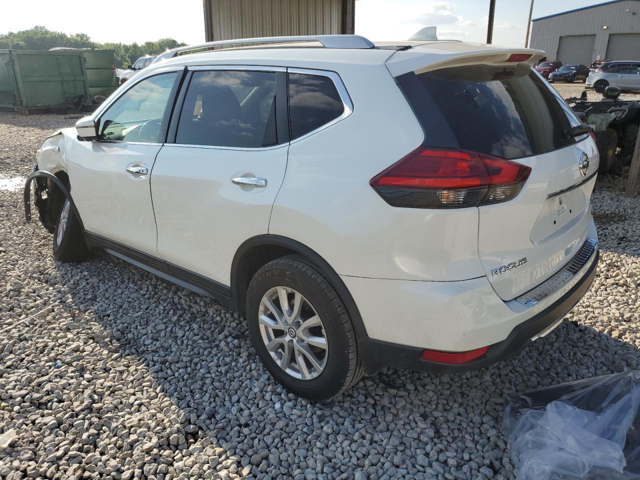 2017 NISSAN ROGUE SV - Фото 2