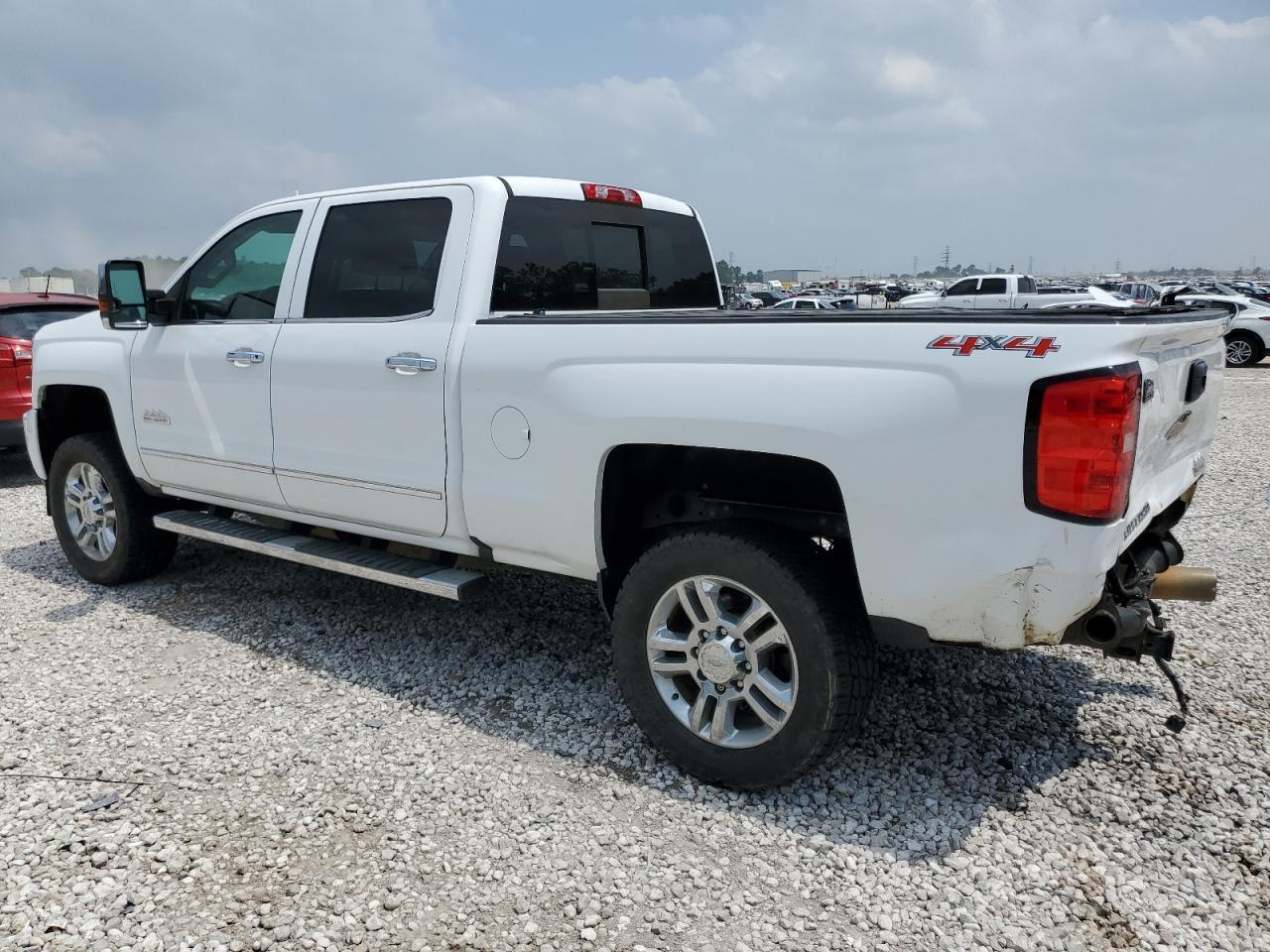 2017 CHEVROLET SILVERADO - Фото 2