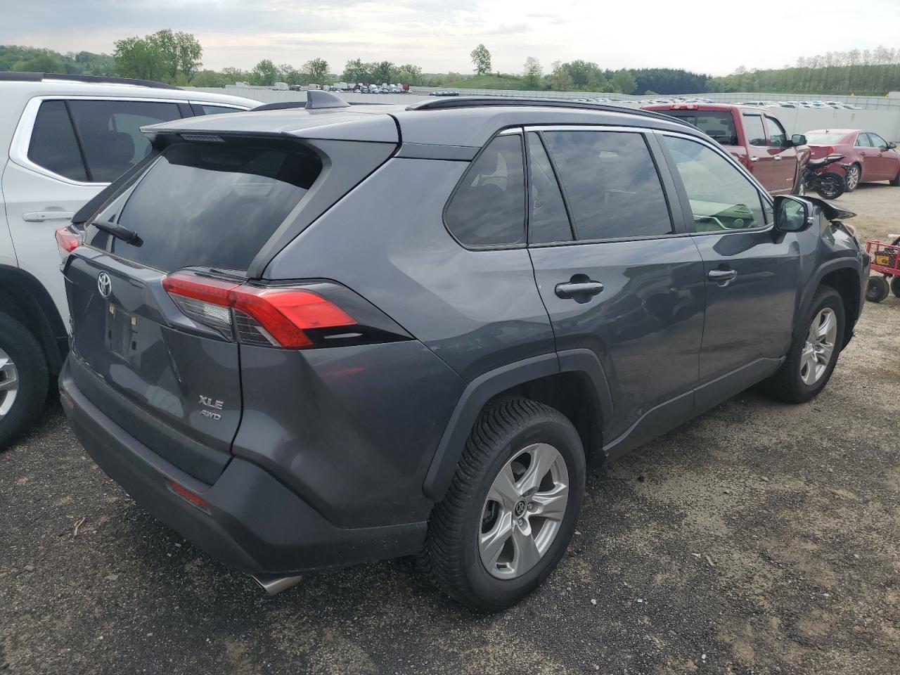 2020 TOYOTA RAV4 XLE - Image 3