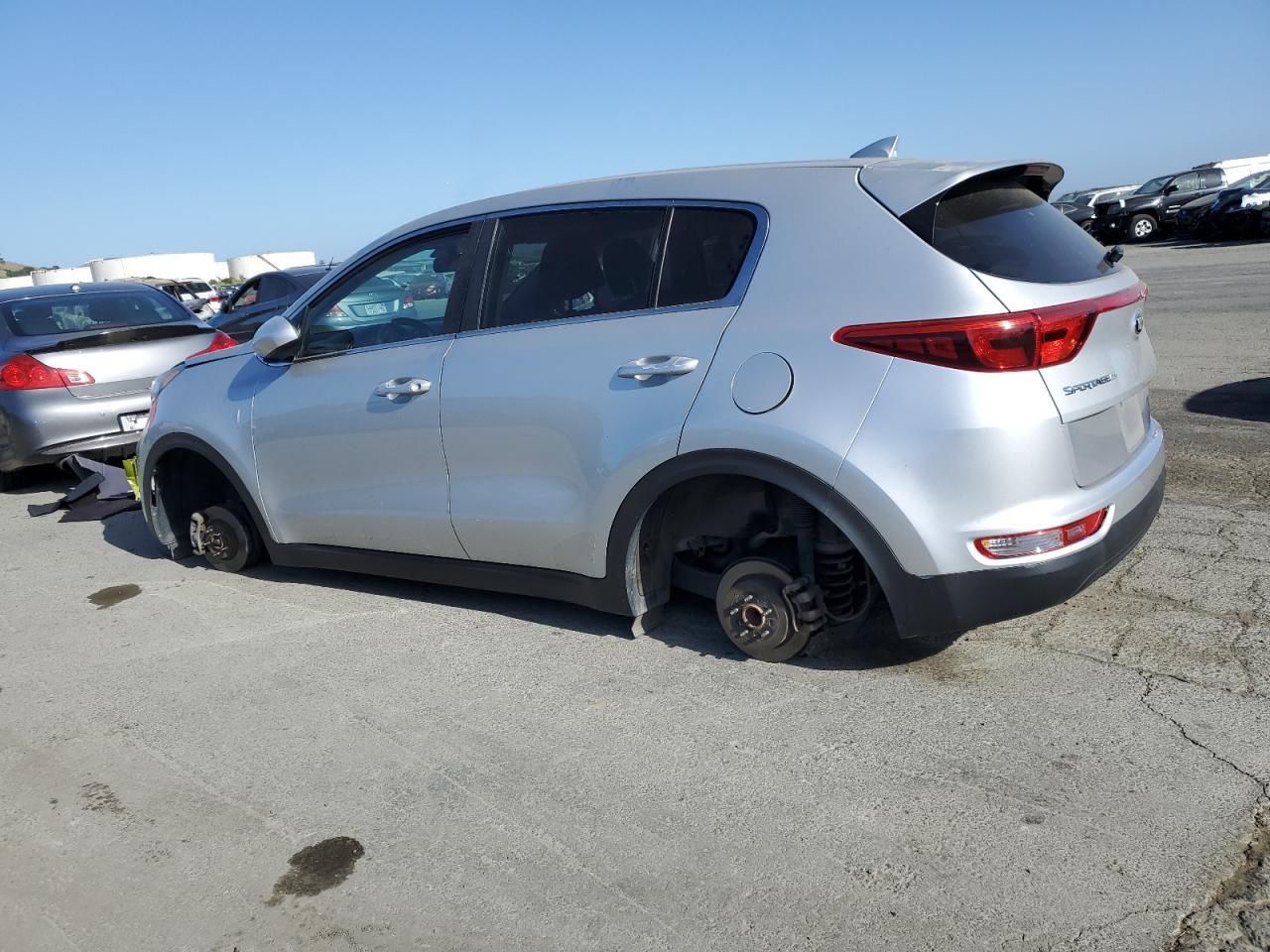 2017 KIA SPORTAGE L - Image 2