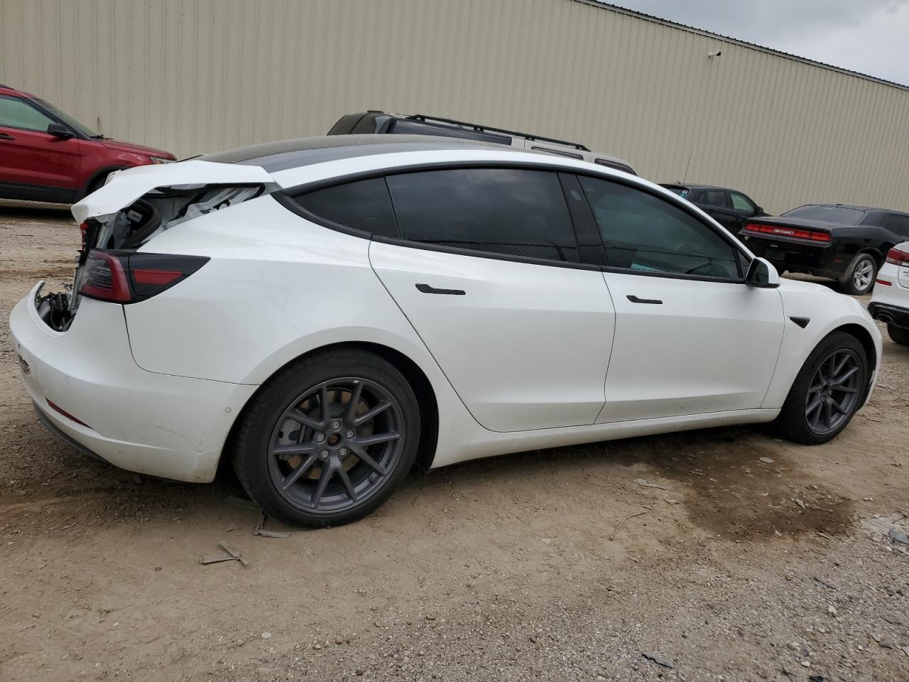2021 TESLA MODEL 3 - Фото 3