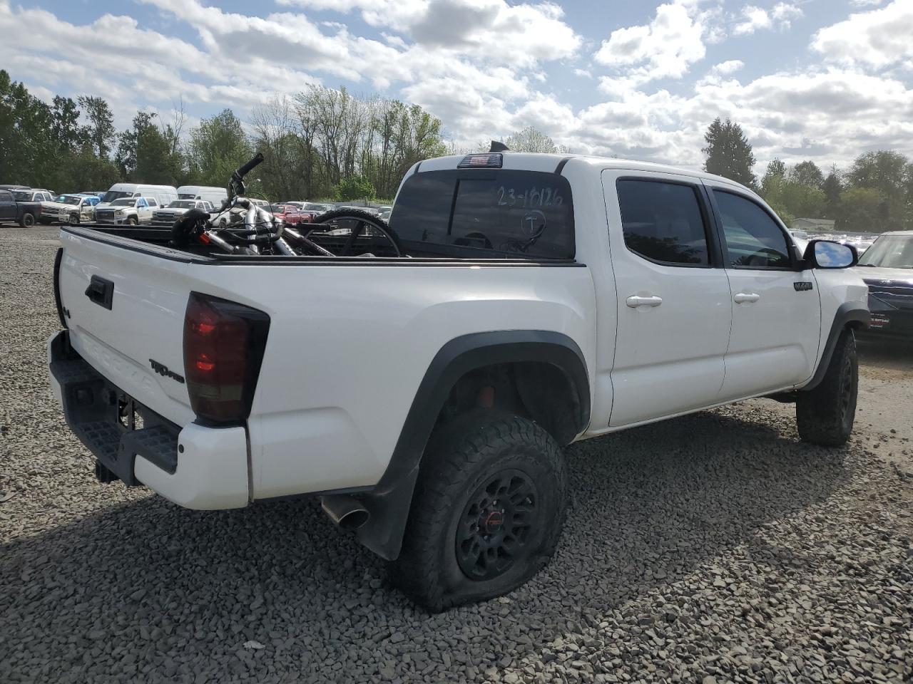 2017 TOYOTA TACOMA DOU - Фото 3