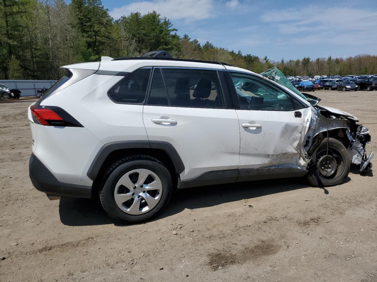 2021 TOYOTA RAV4 LE - Фото 3