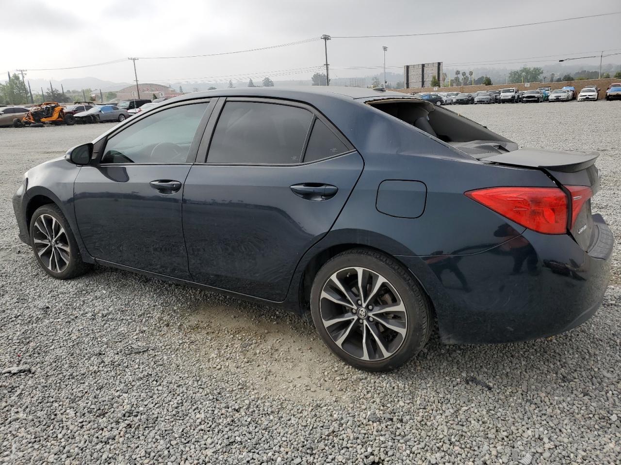 2019 TOYOTA COROLLA L - Фото 2