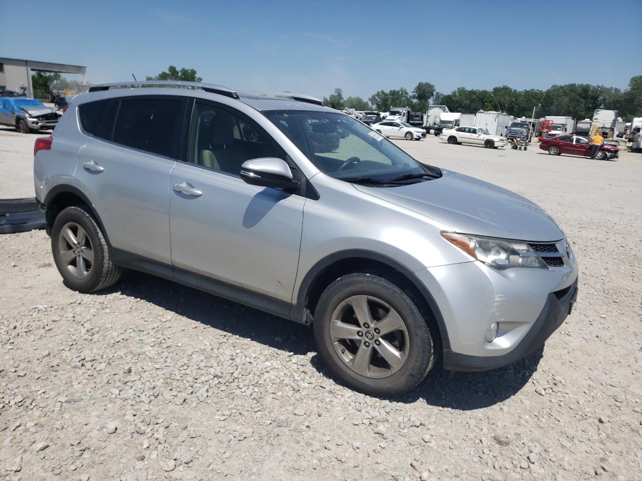 2015 TOYOTA RAV4 XLE - Фото 4