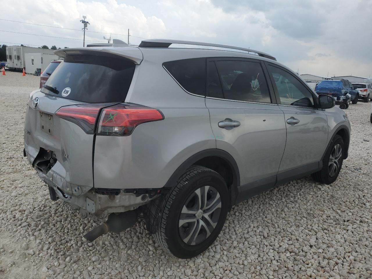 2018 TOYOTA RAV4 LE - Image 3
