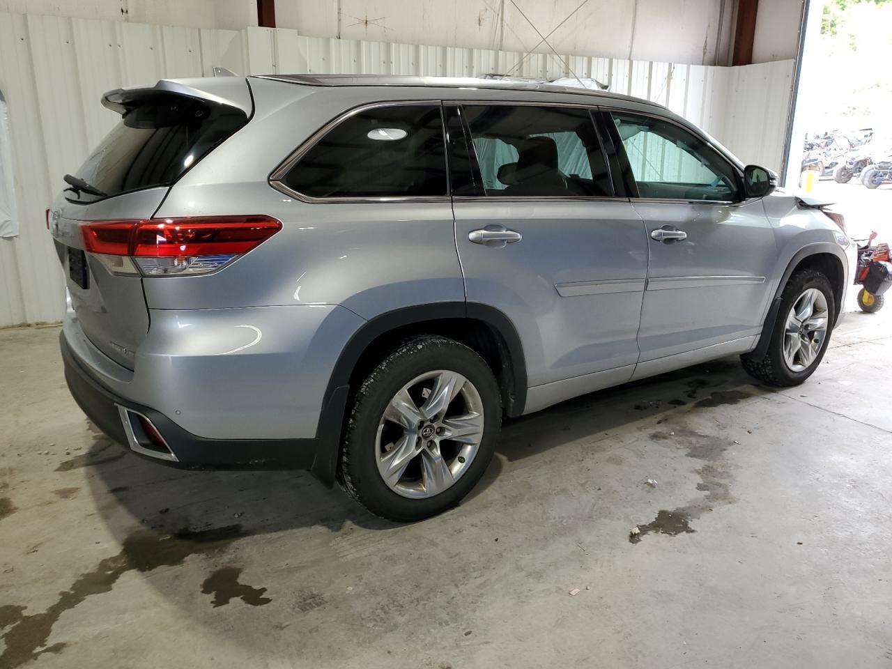 2018 TOYOTA HIGHLANDER - Фото 3