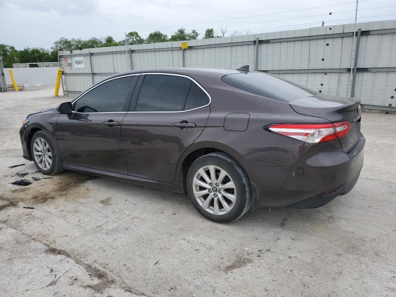 2019 TOYOTA CAMRY L - Фото 2